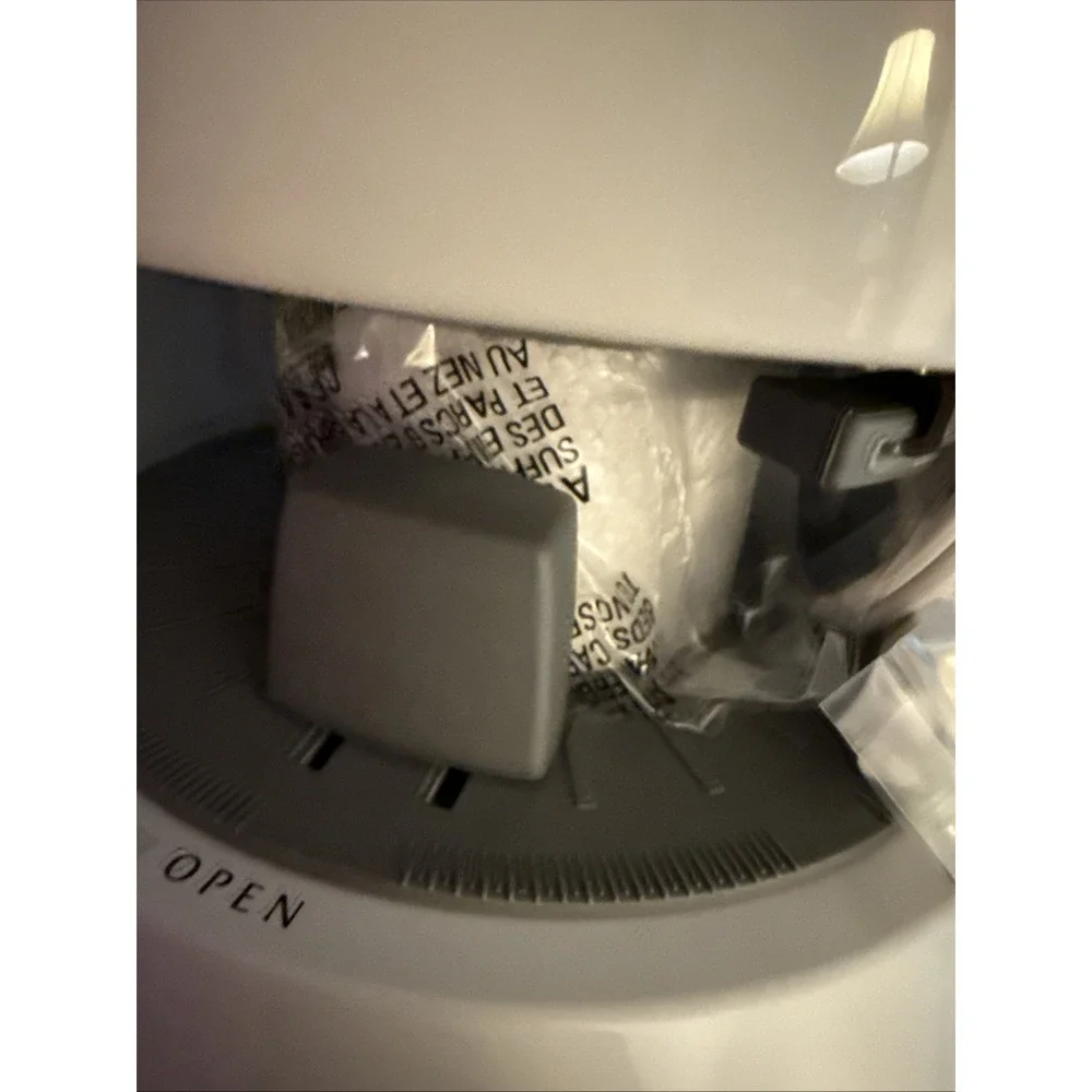 NIB Black & Decker Lids Off Automatic Jar Opener WHITE